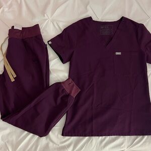 Figs Deep Purple Scrub Set